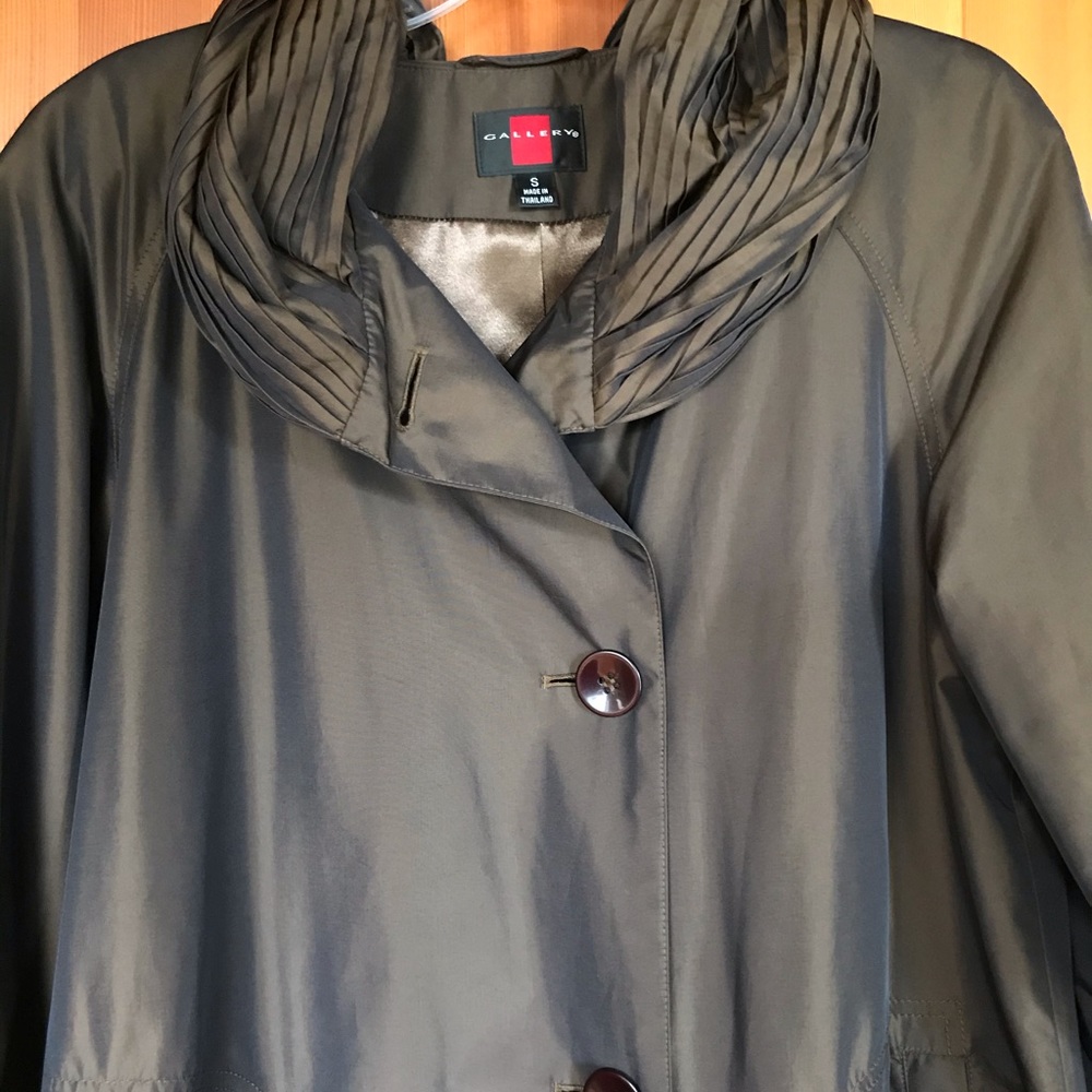 Gallery Pleated Collar Hood Coat, Size Small